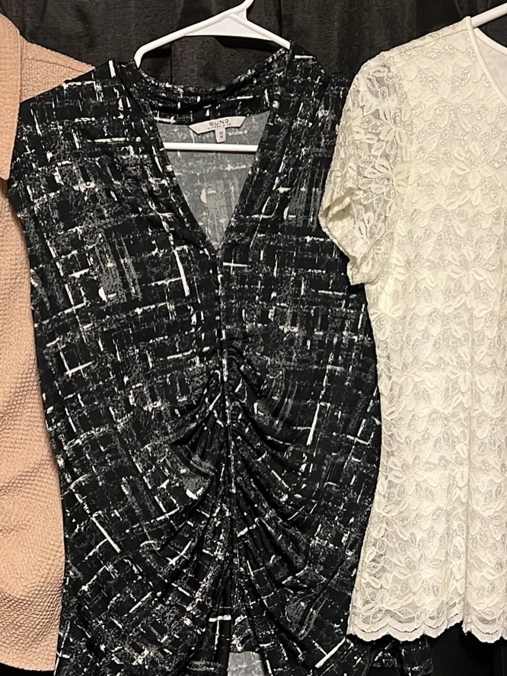 SUNO Black & White Ruched Twist V-Neck Top